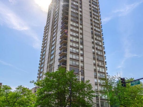 1360 N Sandburg Terrace , Unit 1212C, Chicago, IL 60610