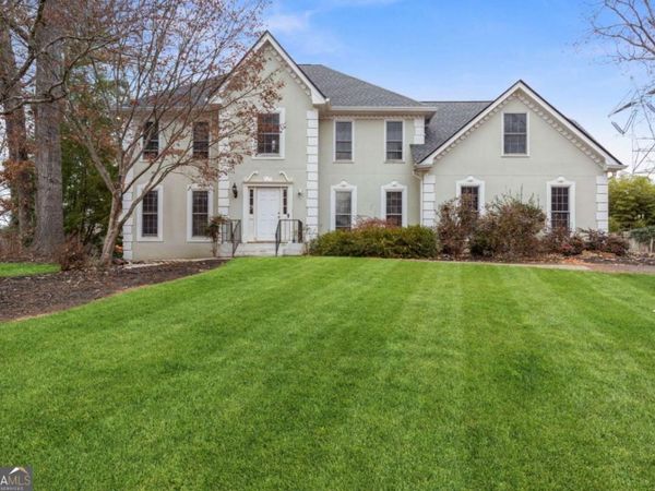 808 Valbrook Court SW, Lilburn, GA 30047