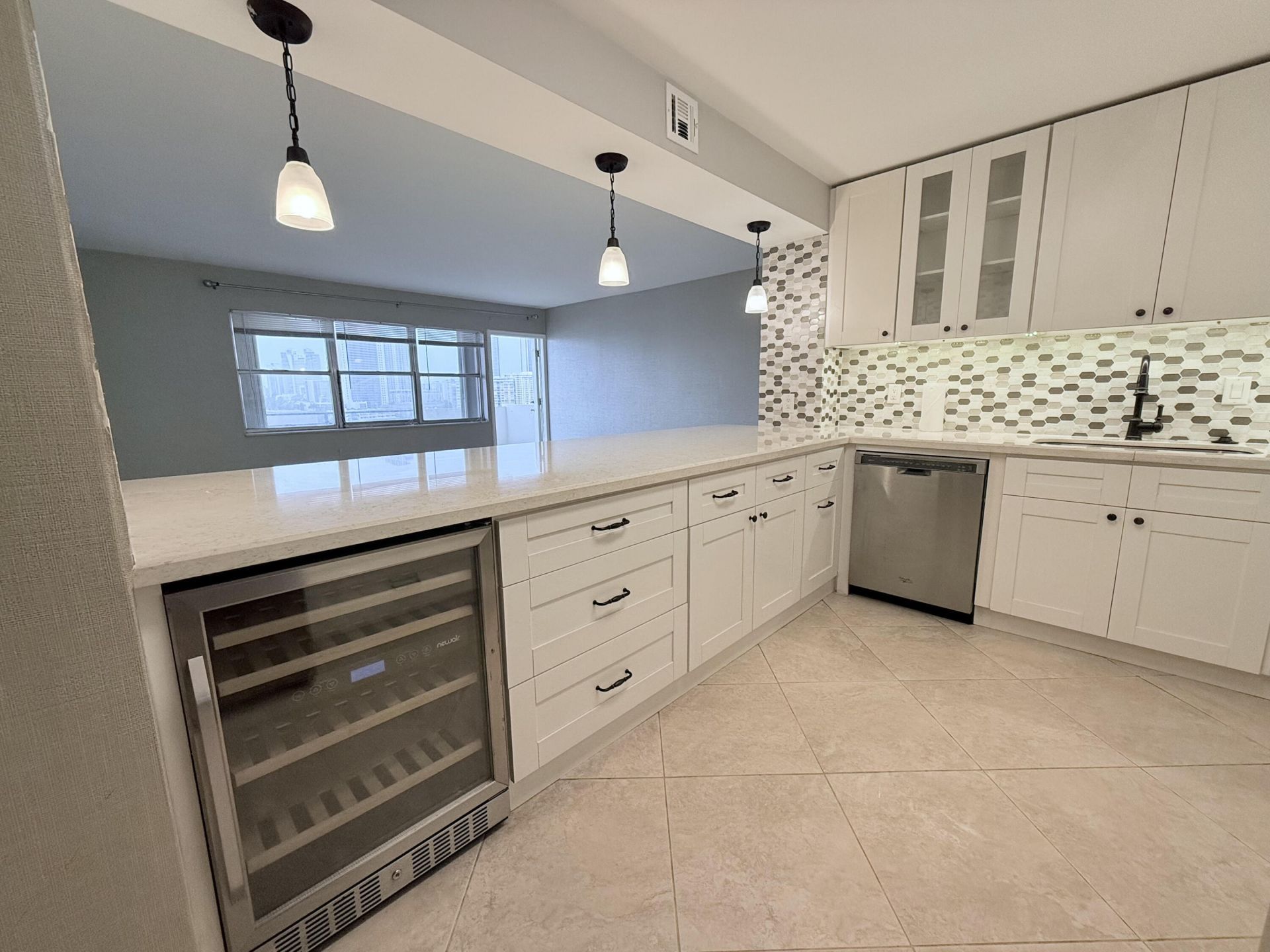 401 Golden Isles Drive, Hallandale Beach, FL 33009 Photo