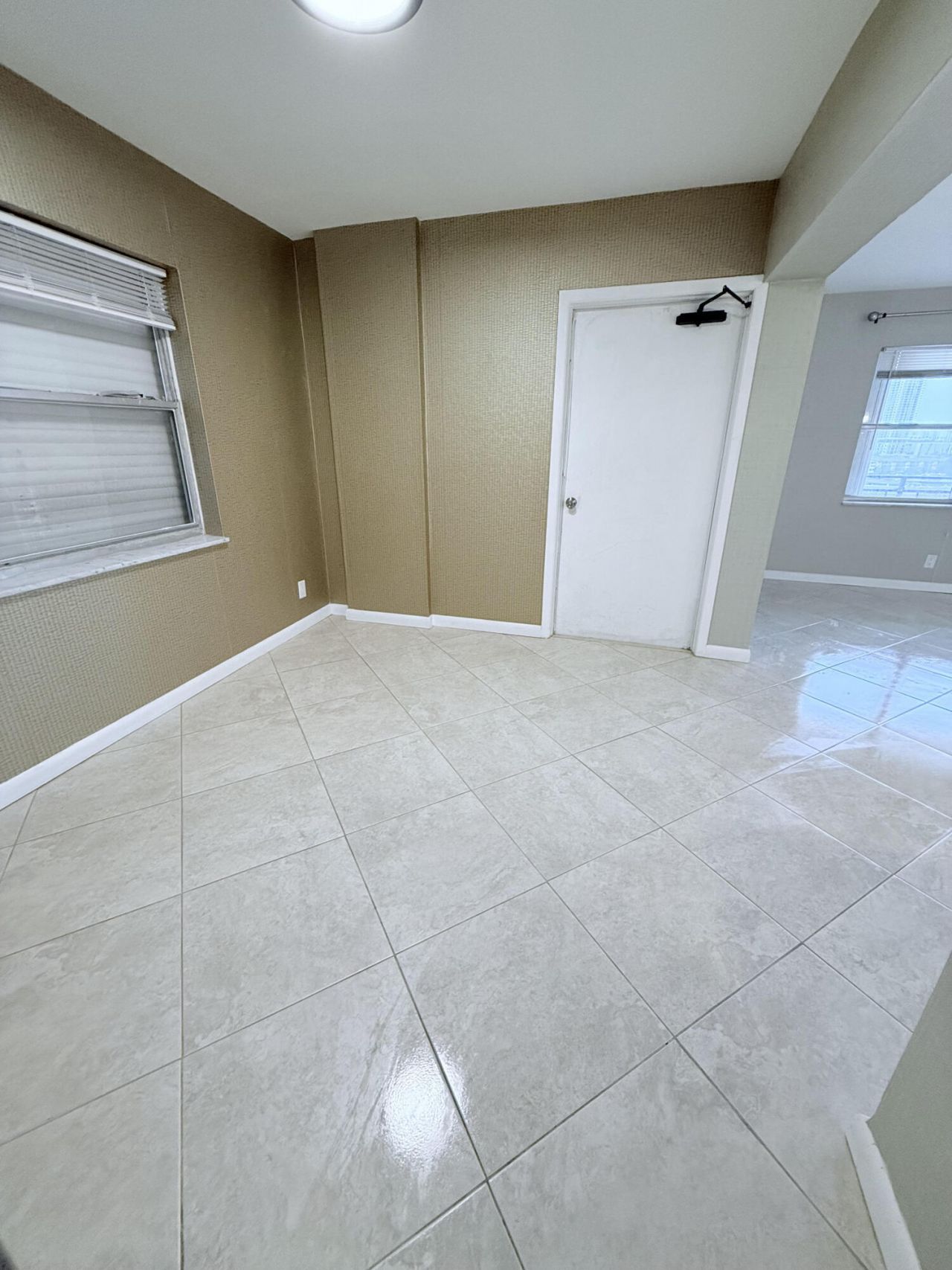 401 Golden Isles Drive, Hallandale Beach, FL 33009 Photo