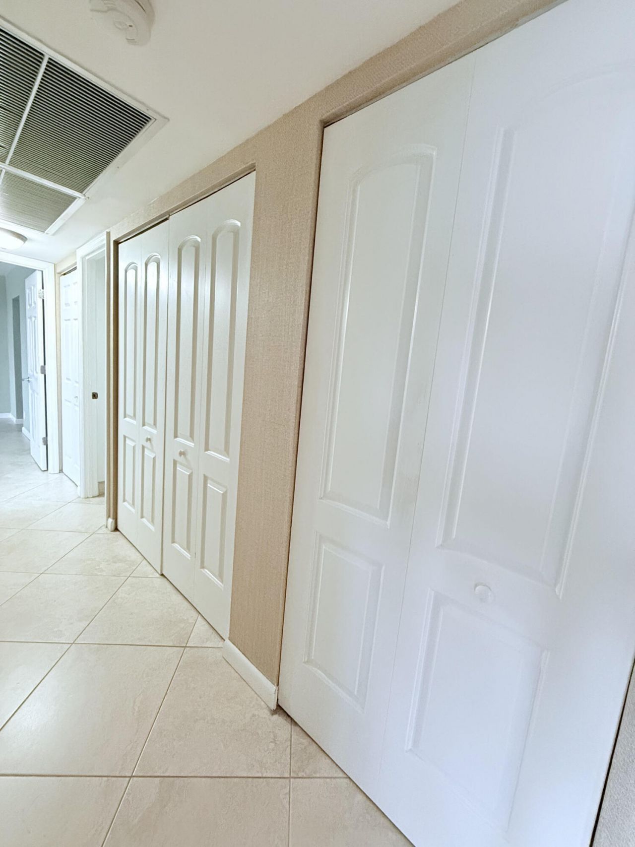 401 Golden Isles Drive, Hallandale Beach, FL 33009 Photo