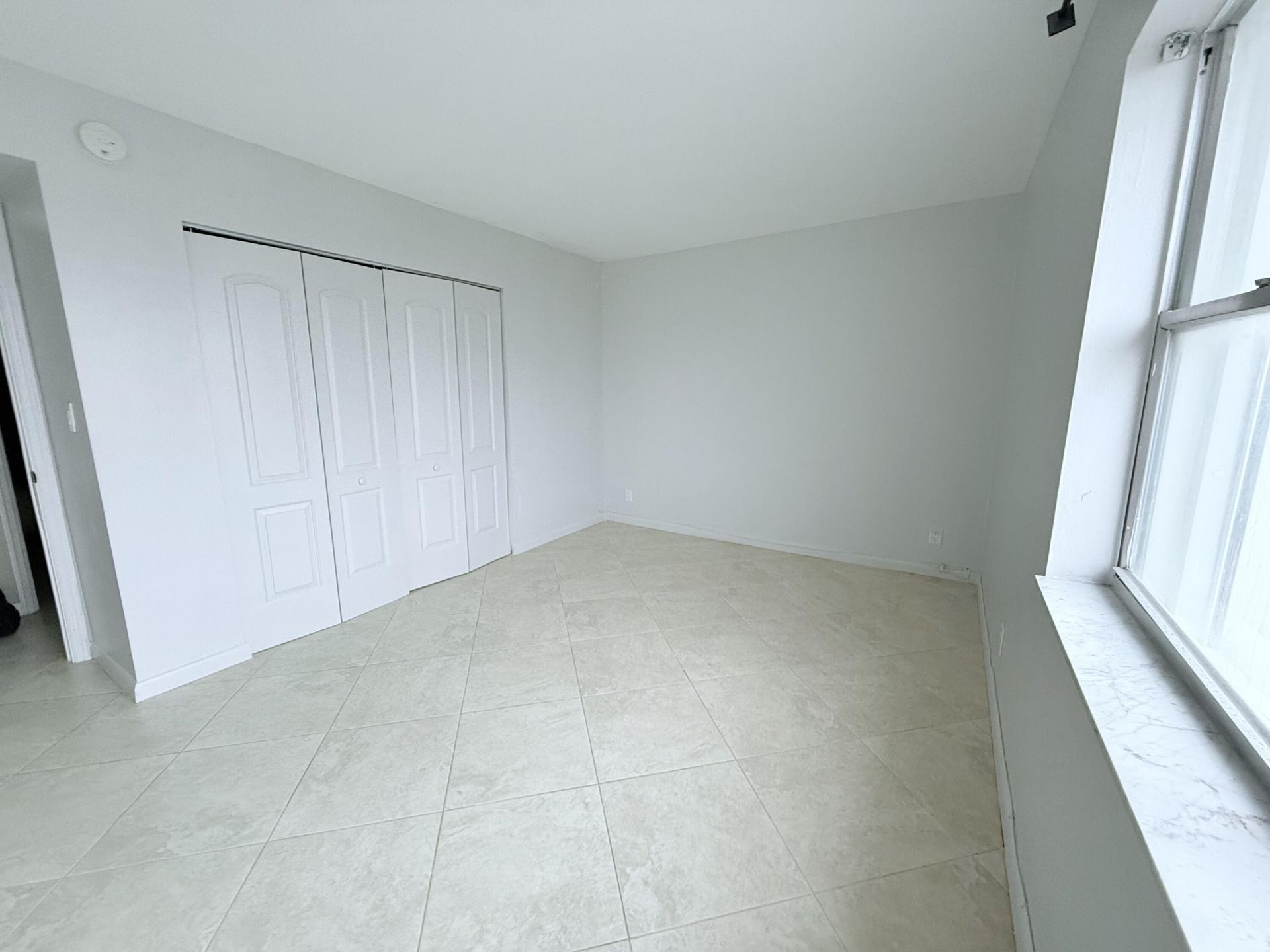 401 Golden Isles Drive, Hallandale Beach, FL 33009 Photo