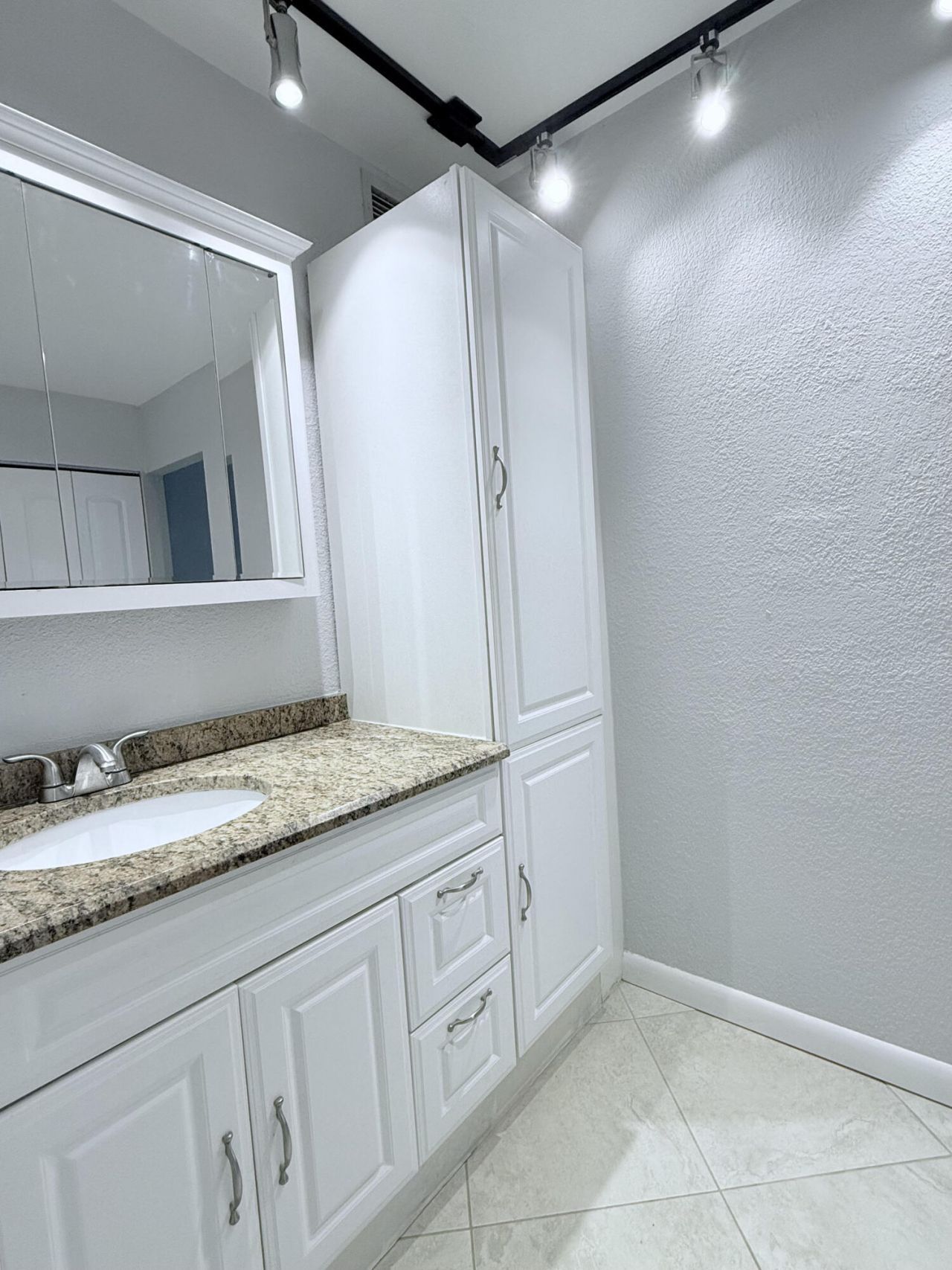 401 Golden Isles Drive, Hallandale Beach, FL 33009 Photo