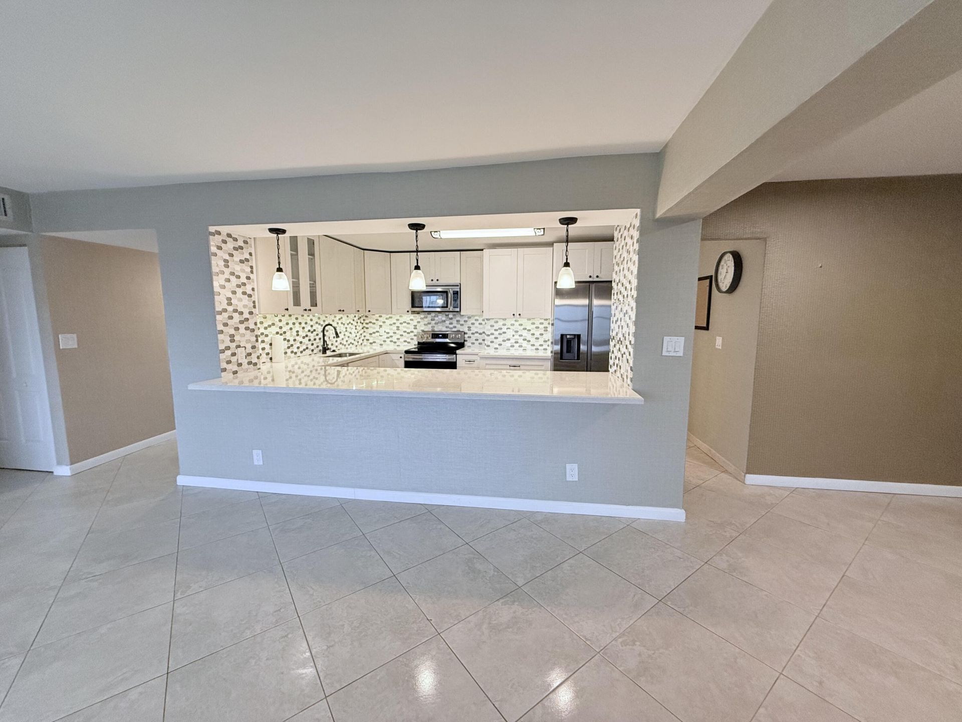 401 Golden Isles Drive, Hallandale Beach, FL 33009 Photo