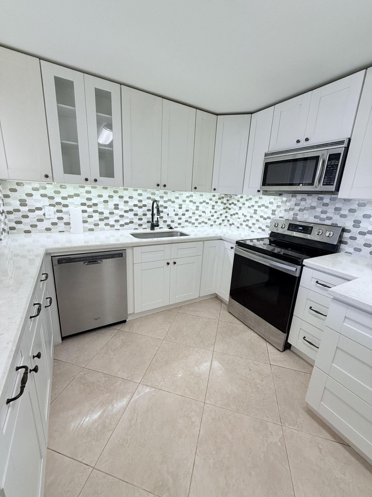 401 Golden Isles Drive, Hallandale Beach, FL 33009 Photo