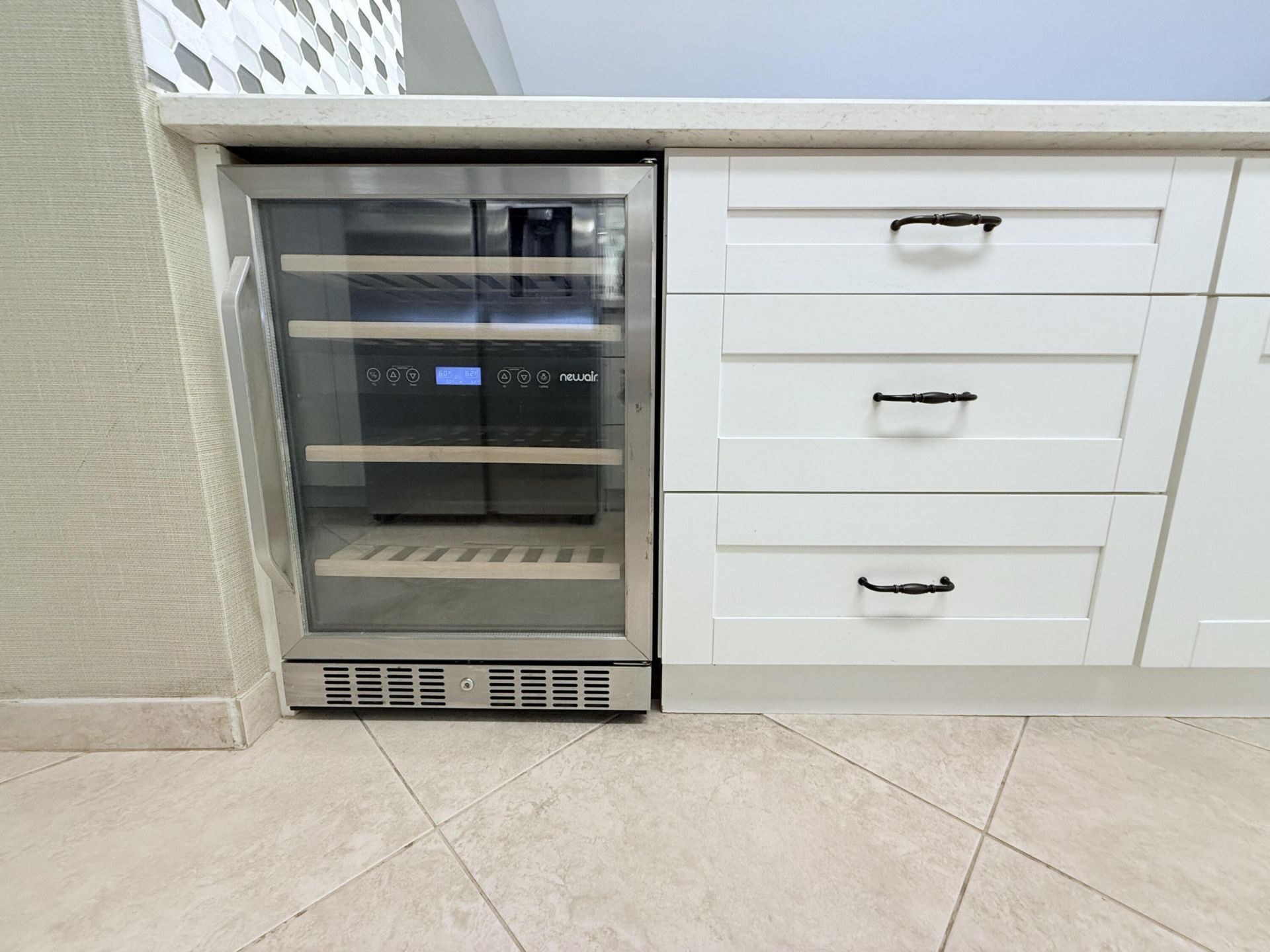 401 Golden Isles Drive, Hallandale Beach, FL 33009 Photo