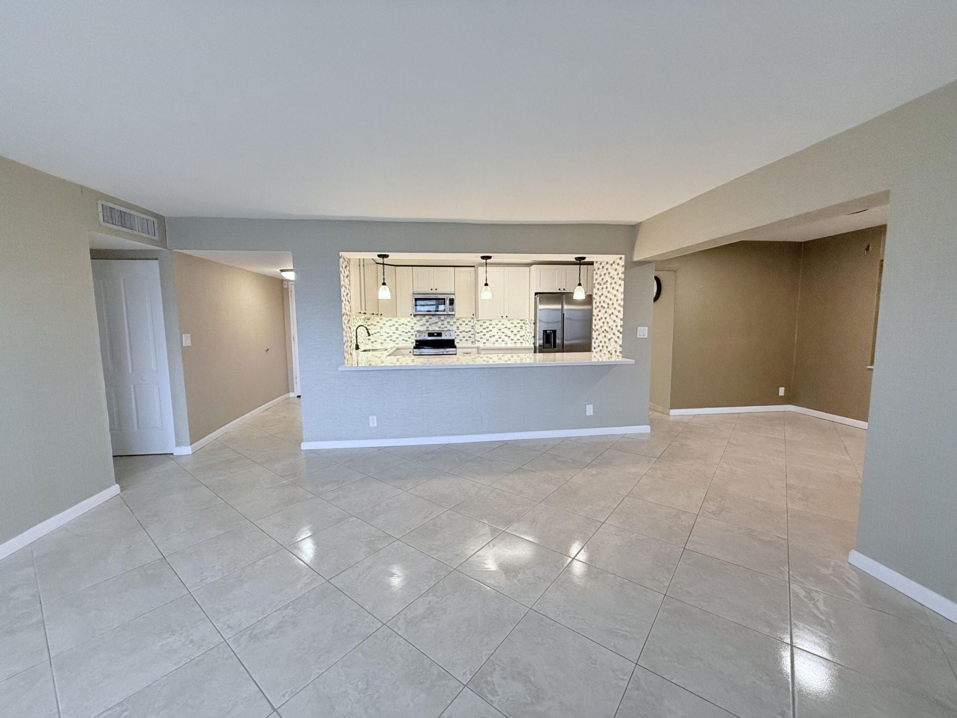 401 Golden Isles Drive, Hallandale Beach, FL 33009 Photo