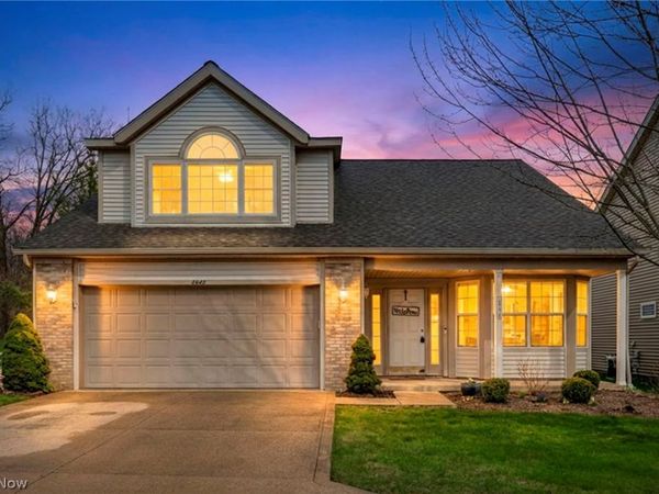 2640 Edgebrook Crossing , Twinsburg, OH 44087