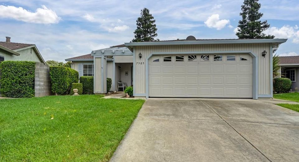 7505 Sunwest Ln, Sacramento, CA 95828 Photo