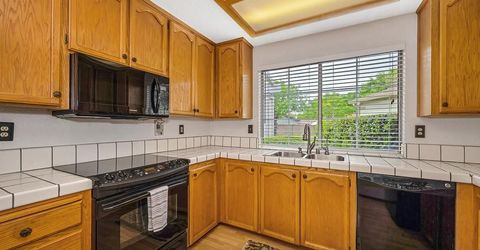 7505 Sunwest Ln, Sacramento, CA 95828 Photo