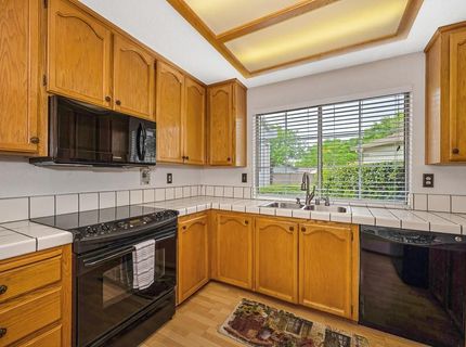 7505 Sunwest Ln, Sacramento, CA 95828 Photo