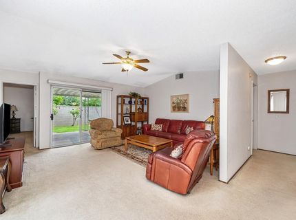 7505 Sunwest Ln, Sacramento, CA 95828 Photo