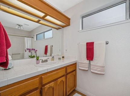 7505 Sunwest Ln, Sacramento, CA 95828 Photo