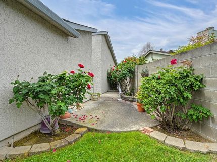 7505 Sunwest Ln, Sacramento, CA 95828 Photo