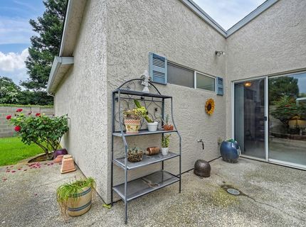 7505 Sunwest Ln, Sacramento, CA 95828 Photo