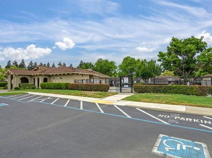 7505 Sunwest Ln, Sacramento, CA 95828 Photo