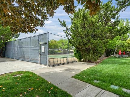 7505 Sunwest Ln, Sacramento, CA 95828 Photo