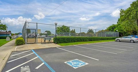 7505 Sunwest Ln, Sacramento, CA 95828 Photo