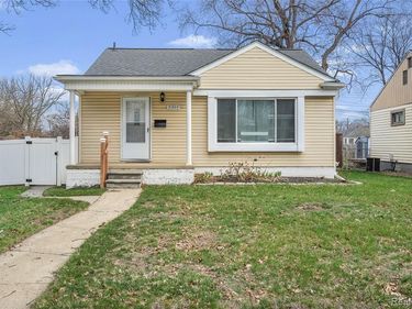 31344 Rosslyn Avenue , Garden City, MI 48135