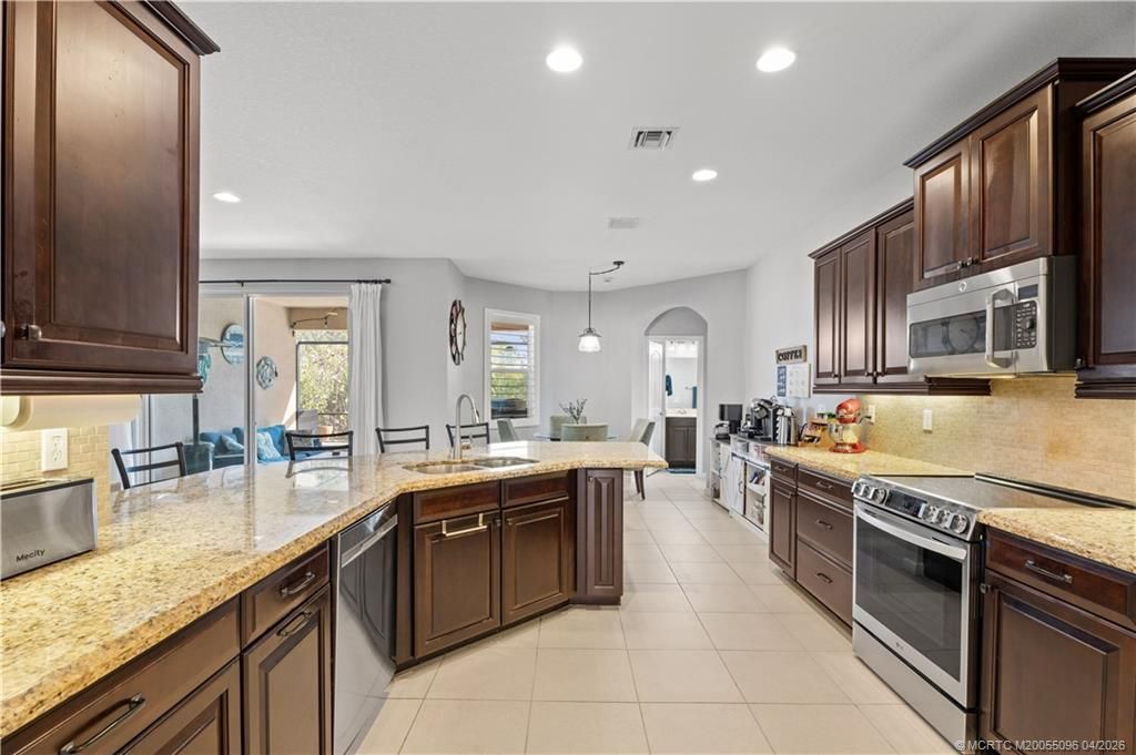 445 NW Sunflower Place, Jensen Beach, FL 34957 Photo