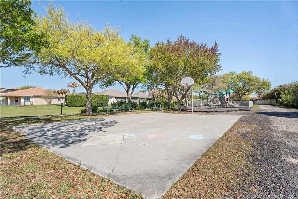 445 NW Sunflower Place, Jensen Beach, FL 34957 Photo