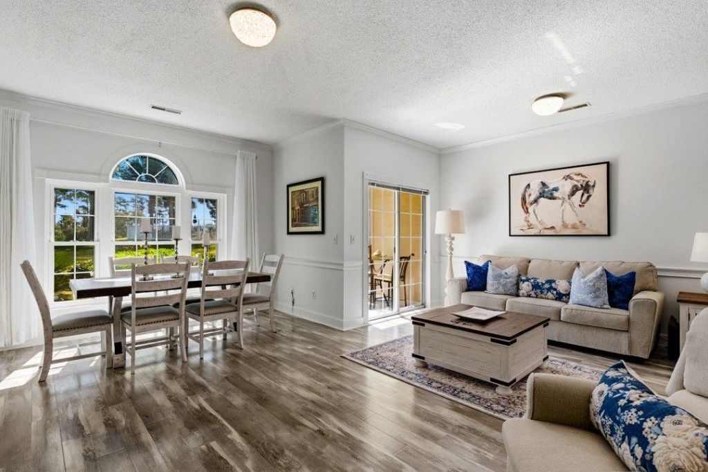 687 Riverwalk Dr. Photo 6