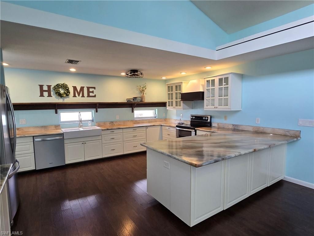 8512 Chatham St, Fort Myers, FL 33907 Photo