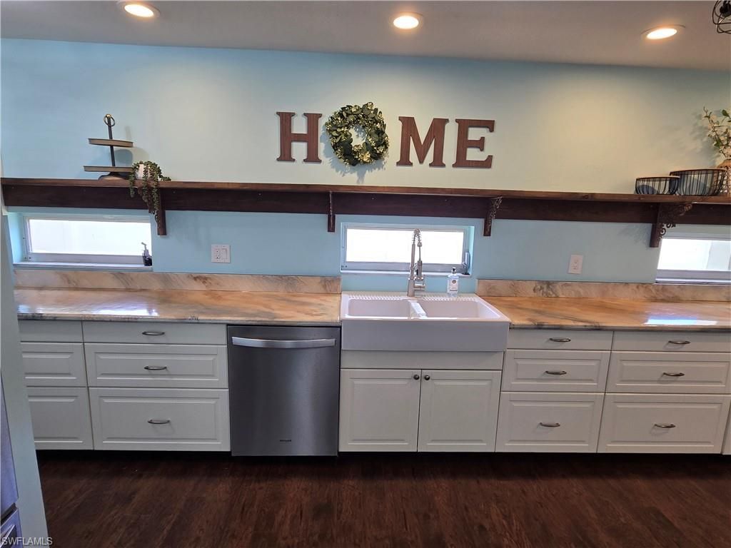 8512 Chatham St, Fort Myers, FL 33907 Photo