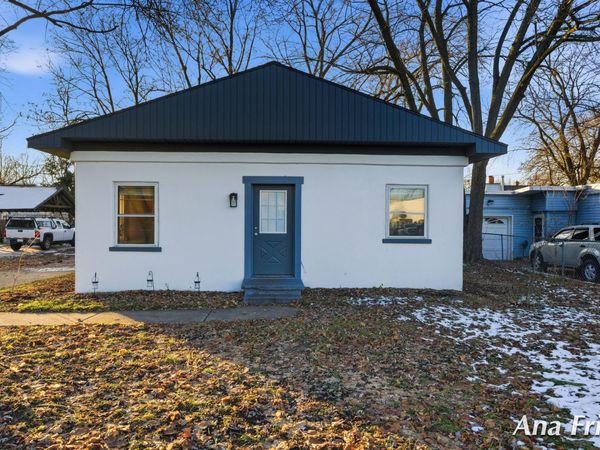 3755 Jefferson Avenue SE, Wyoming, MI 49548