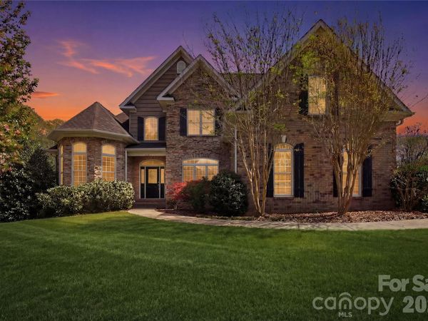 3052 17th Street Court NE, Hickory, NC 28601