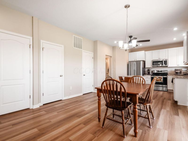 8154 Cherry Birch Drive, Tipp City, OH 45371 Photo 7