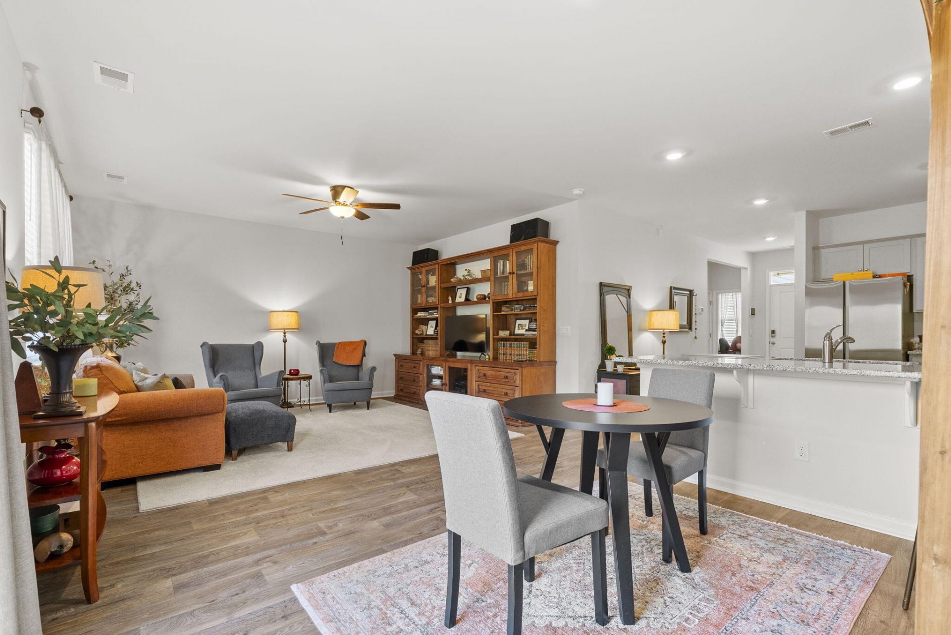 162 Oakwood Boulevard Photo 15