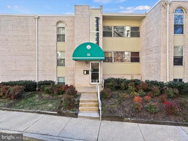 33 CANTERBURY SQUARE, Unit 302, ALEXANDRIA, VA 22304