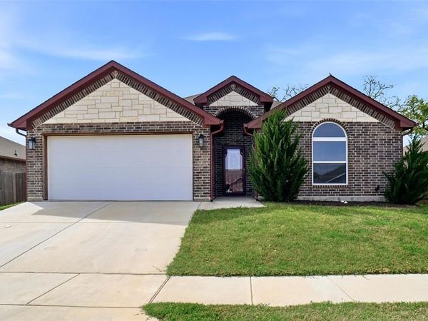 904 Avagail Avenue, Springtown, TX 76082