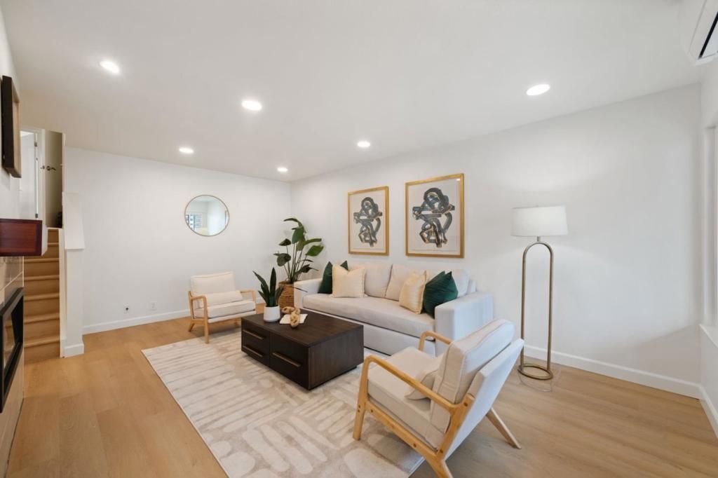 932 La Barbera Drive, San Jose, CA 95126 Main Photo