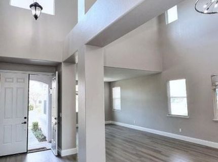 451 Hawkcrest Cir, Sacramento, CA 95835 Photo