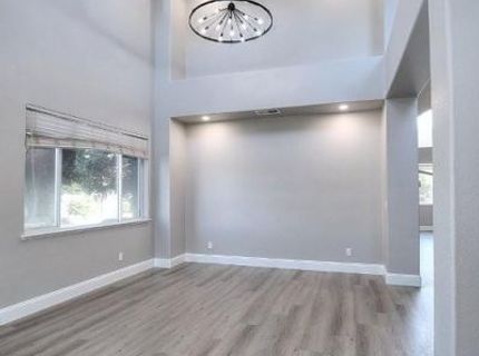 451 Hawkcrest Cir, Sacramento, CA 95835 Photo