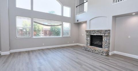 451 Hawkcrest Cir, Sacramento, CA 95835 Photo