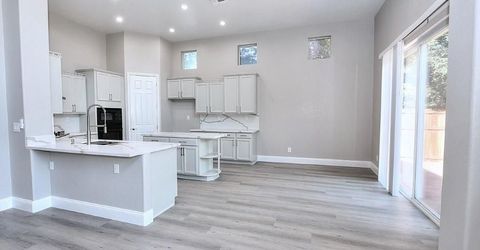 451 Hawkcrest Cir, Sacramento, CA 95835 Photo