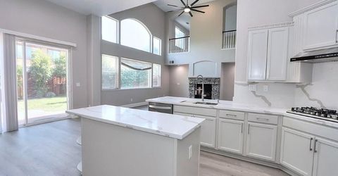 451 Hawkcrest Cir, Sacramento, CA 95835 Photo