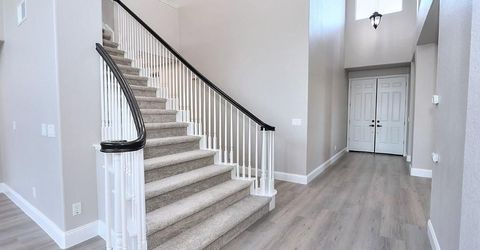 451 Hawkcrest Cir, Sacramento, CA 95835 Photo