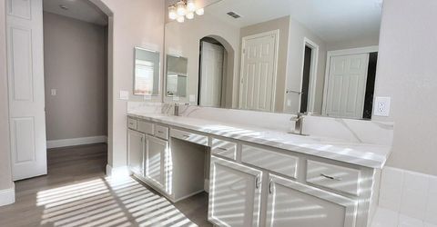 451 Hawkcrest Cir, Sacramento, CA 95835 Photo