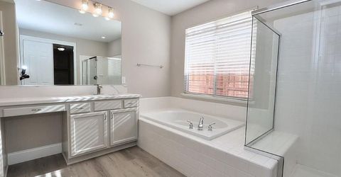 451 Hawkcrest Cir, Sacramento, CA 95835 Photo