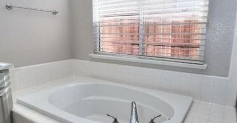 451 Hawkcrest Cir, Sacramento, CA 95835 Photo