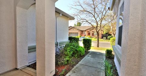 451 Hawkcrest Cir, Sacramento, CA 95835 Photo