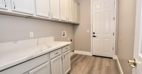 451 Hawkcrest Cir, Sacramento, CA 95835 Photo