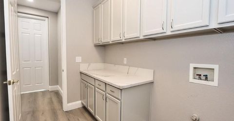 451 Hawkcrest Cir, Sacramento, CA 95835 Photo