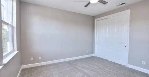 451 Hawkcrest Cir, Sacramento, CA 95835 Photo