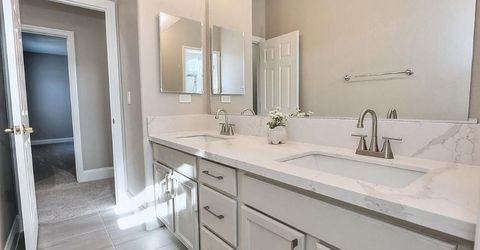 451 Hawkcrest Cir, Sacramento, CA 95835 Photo