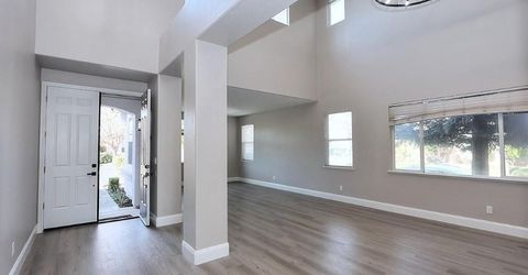 451 Hawkcrest Cir, Sacramento, CA 95835 Photo